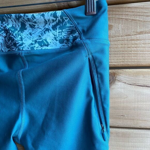 Under Armour Compression Heat Gear Capris/Leggings - Picture 5 of 6